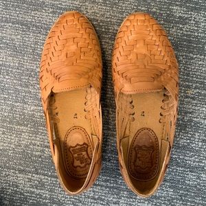 Woven leather shoes